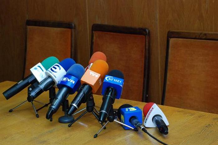 Телевизия Евроком е успяла да привлече най много пари от медийните